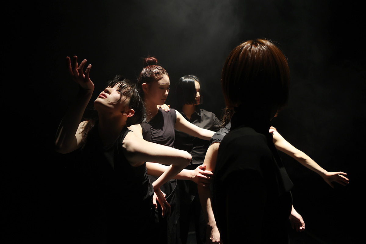 1200px_245A1288_crop.jpg